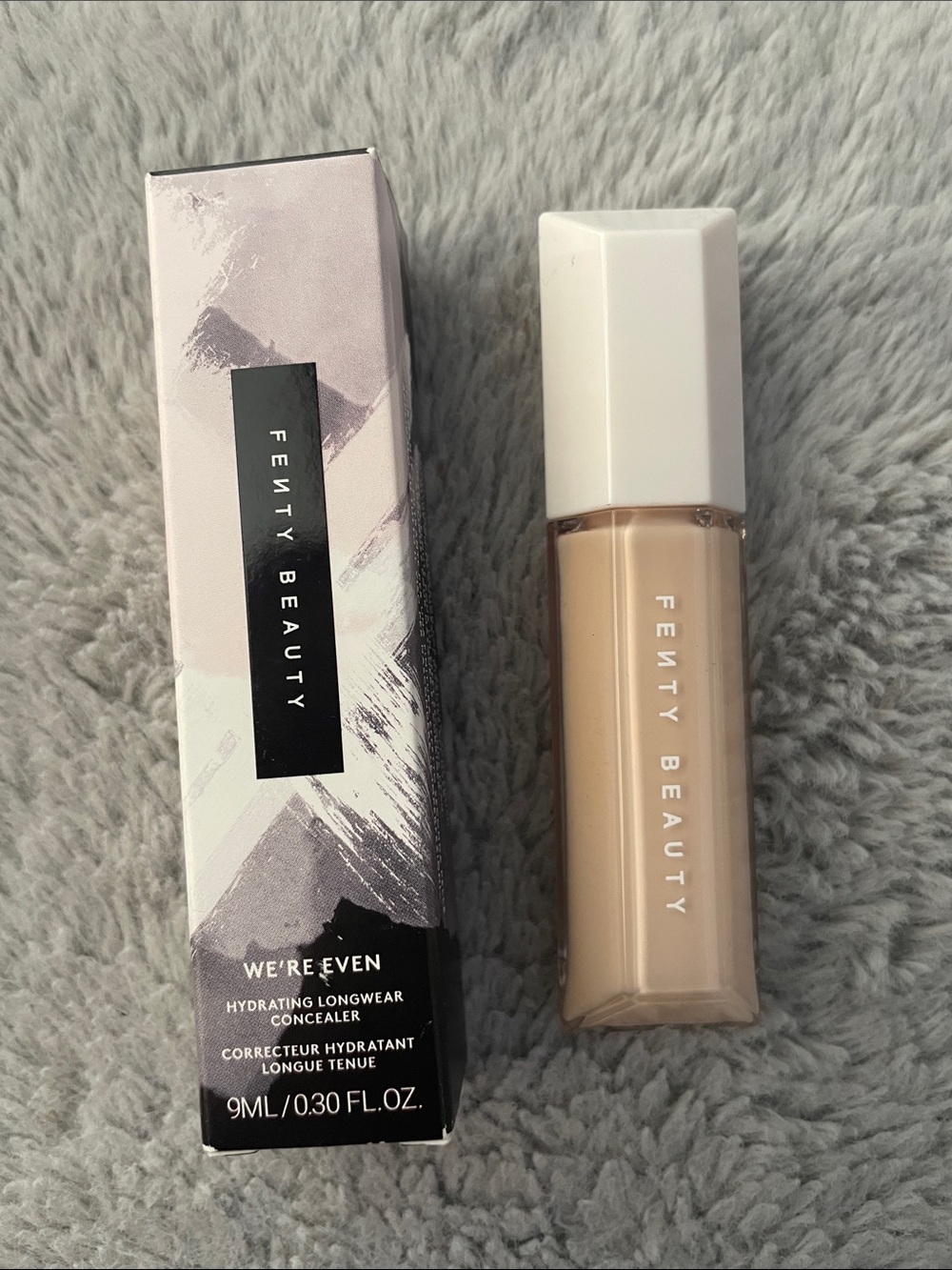 Fenty Beauty Concealer Wand in Light Beige / Cream